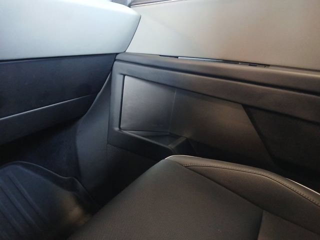 Used 2025 Tesla Cybertruck AWD Crew Cab image 13