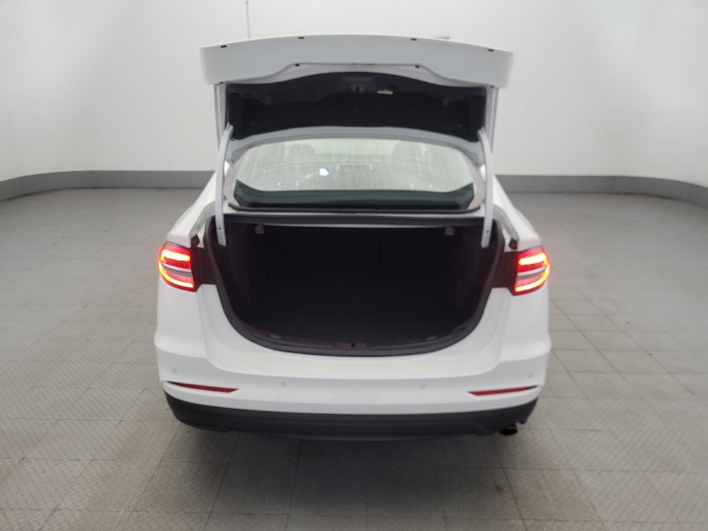 Used 2020 Ford Fusion SE FWD image 29