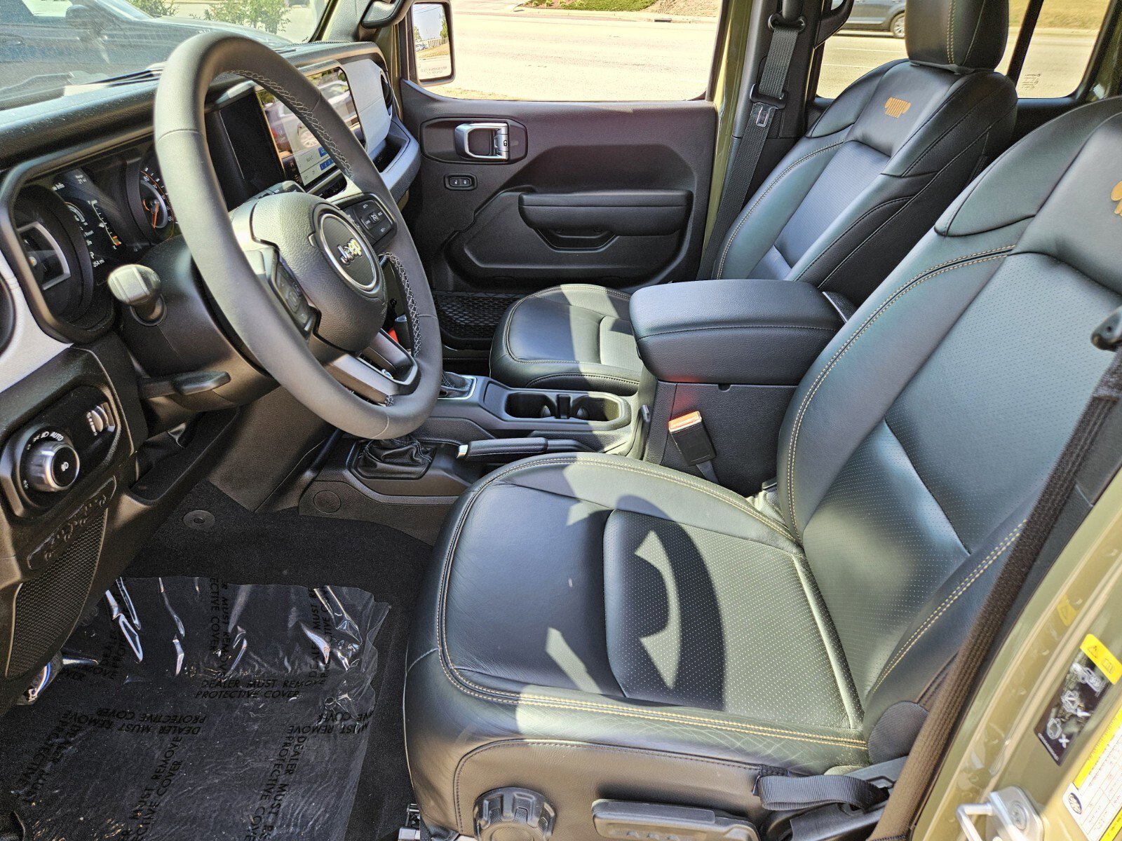 Used 2025 Jeep Wrangler Willys AWD/4WD image 7