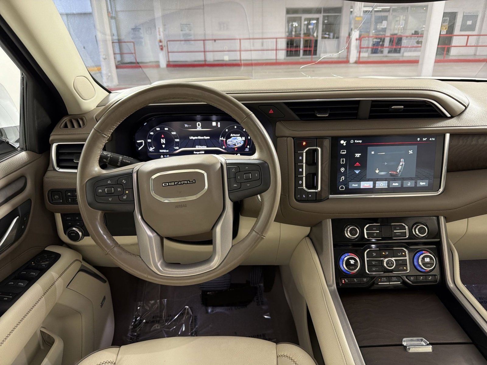 Used 2022 GMC Yukon XL Denali image 16