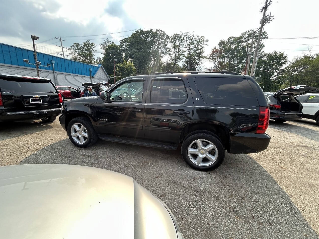 Used 2013 Chevrolet Tahoe LT w/ Luxury Package AWD/4WD image 4