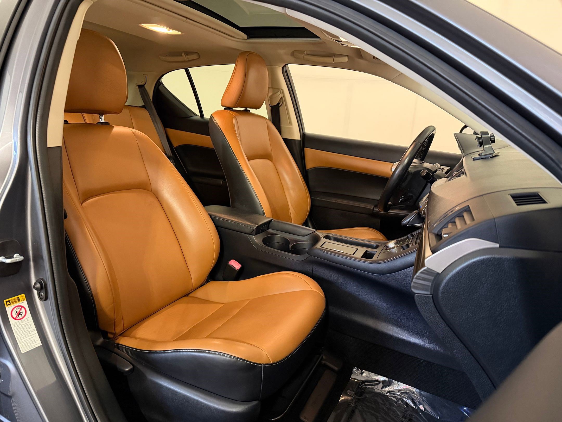 Used 2015 Lexus CT 200h FWD image 32