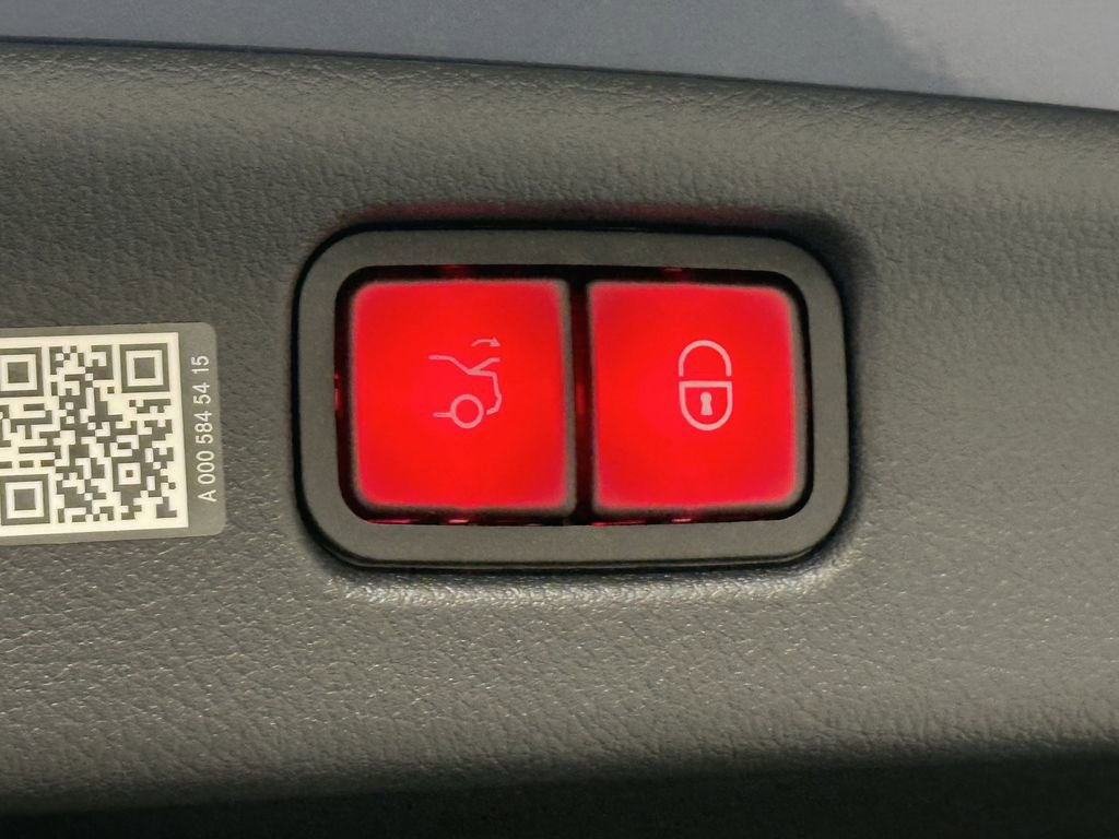 New 2026 Mercedes-Benz C 300 Sedan image 21