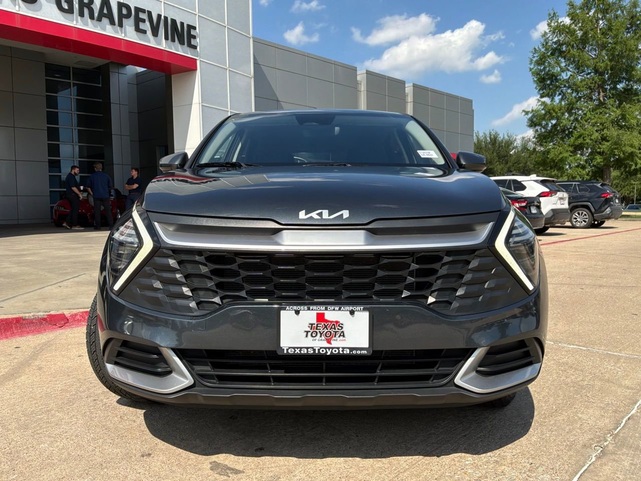 Used 2025 Kia Sportage LX AWD/4WD image 3