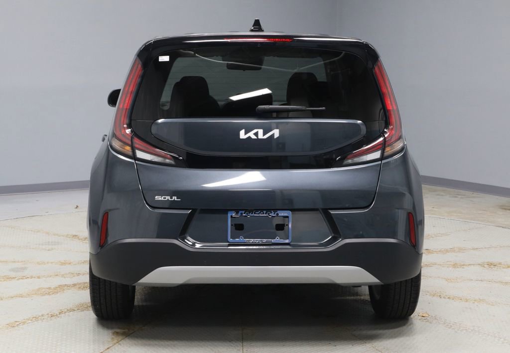 Used 2025 Kia Soul LX w/ LX Technology Package image 9