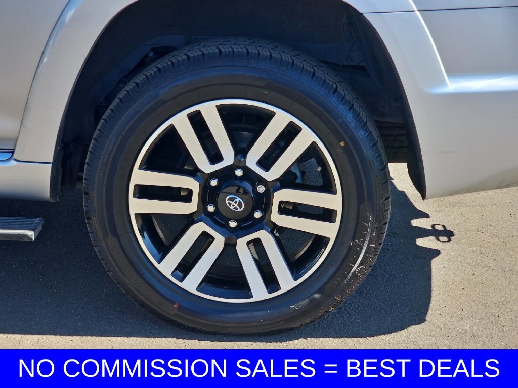 Used 2022 Toyota 4Runner Limited AWD/4WD image 36