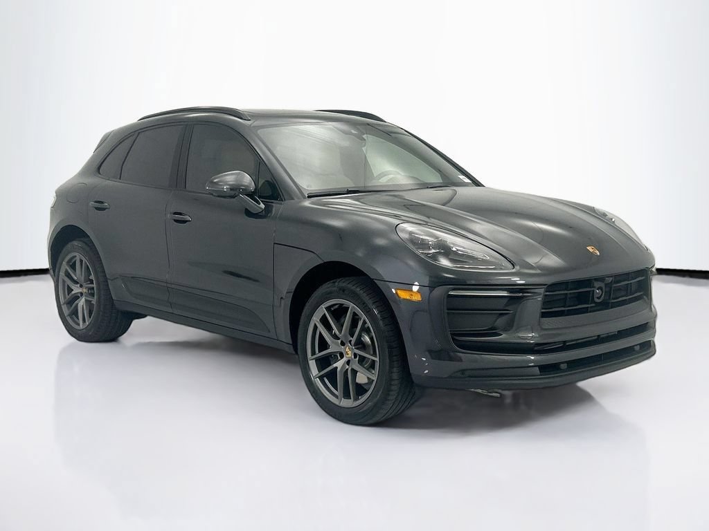 Used 2026 Porsche Macan AWD/4WD image 9