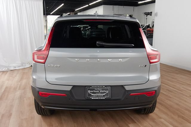 Certified 2026 Volvo XC40 B5 Plus AWD/4WD image 4