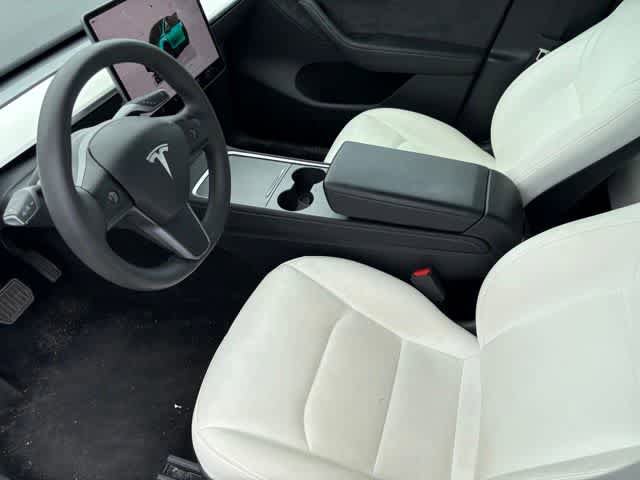 Used 2024 Tesla Model Y Long Range AWD/4WD image 9