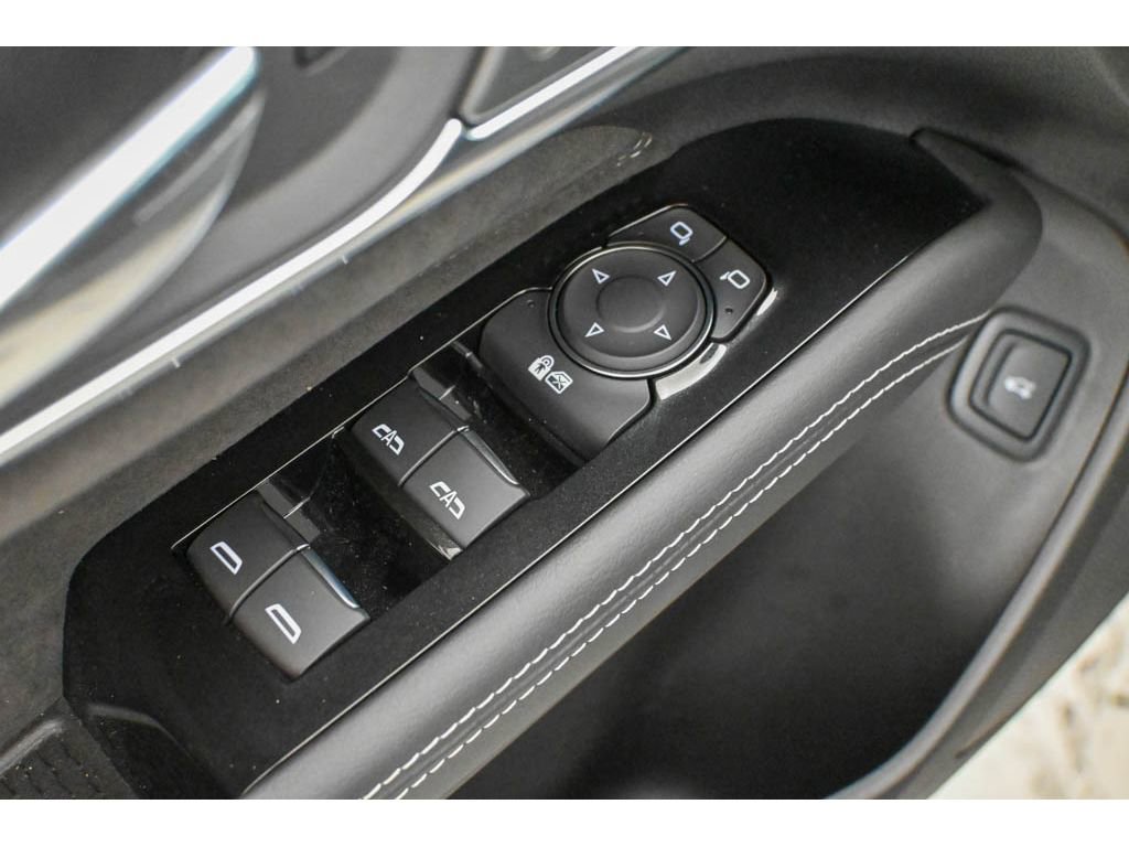 Certified 2025 Cadillac CT4 V Blackwing w/ Technology Package image 28