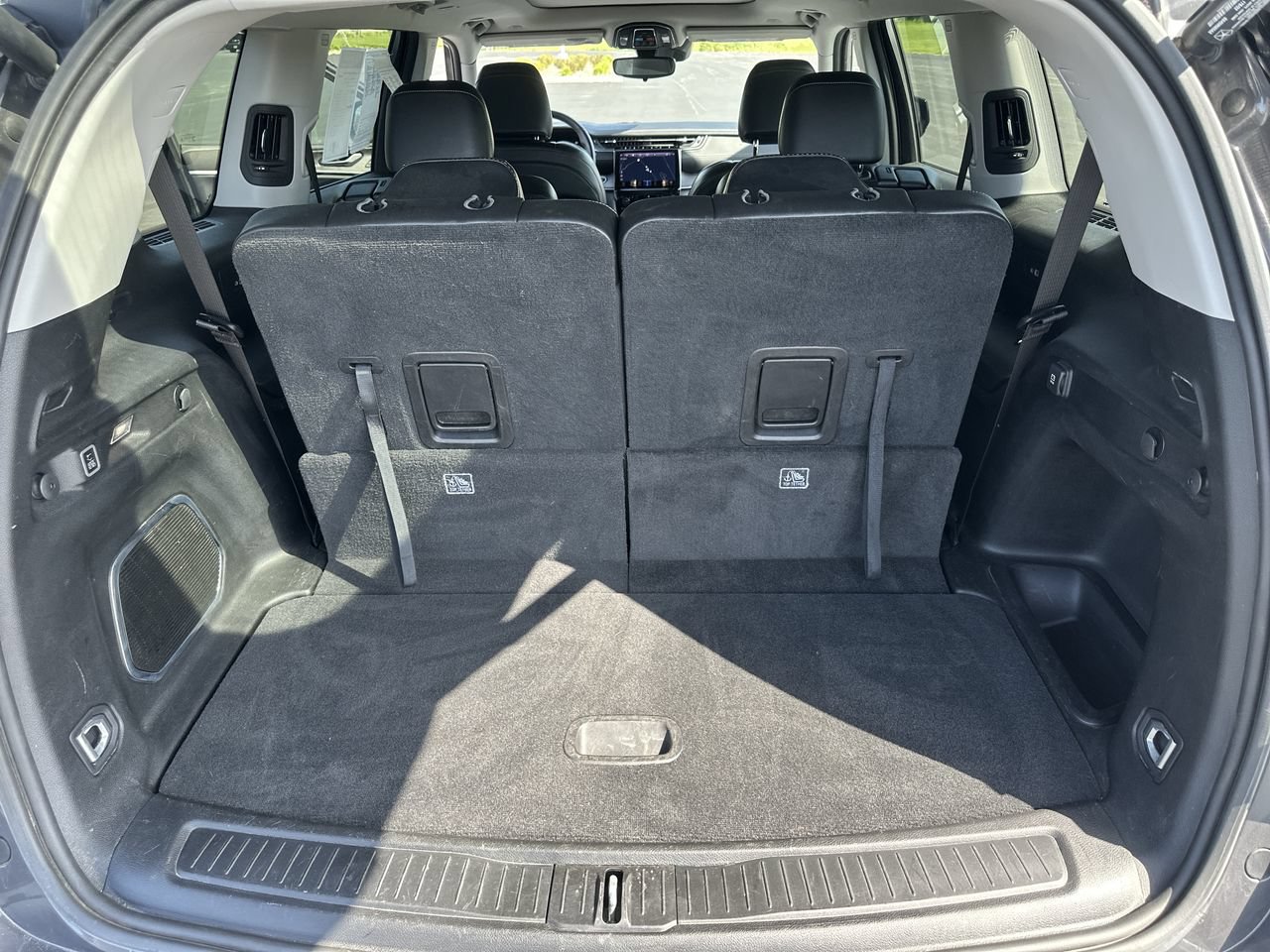 Used 2022 Jeep Grand Cherokee L Limited AWD/4WD image 26