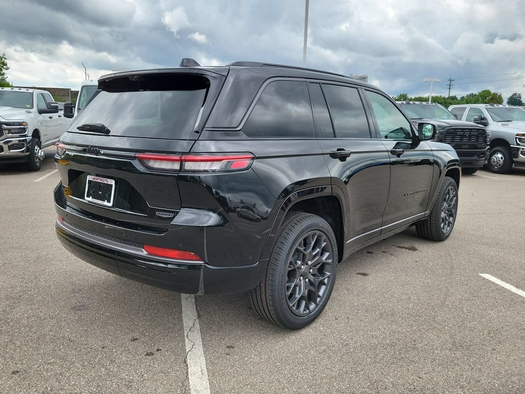 New 2026 Jeep Grand Cherokee Summit AWD/4WD image 4