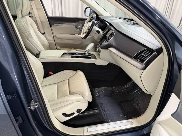 Used 2022 Volvo XC90 T8 Inscription AWD/4WD image 12