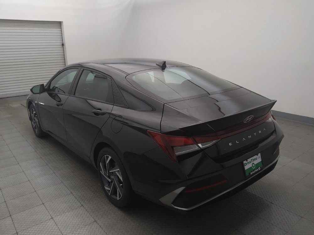 Used 2025 Hyundai Elantra Sport FWD image 5