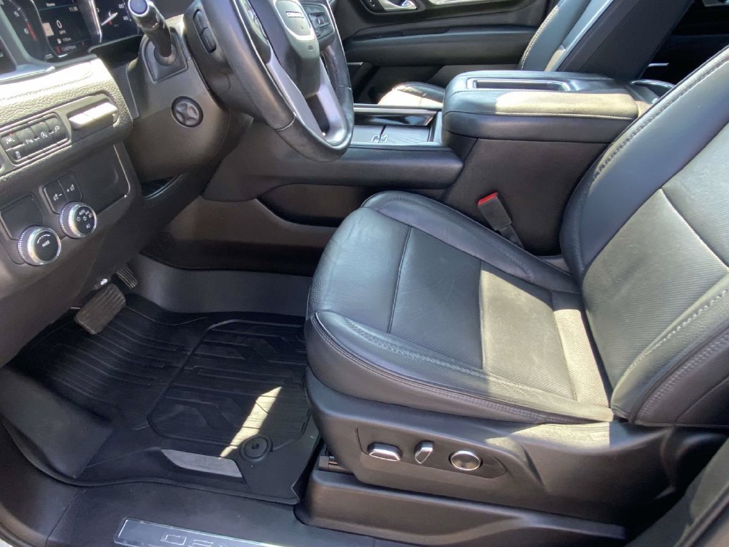 Used 2021 GMC Yukon Denali w/ Denali Premium Package RWD image 19