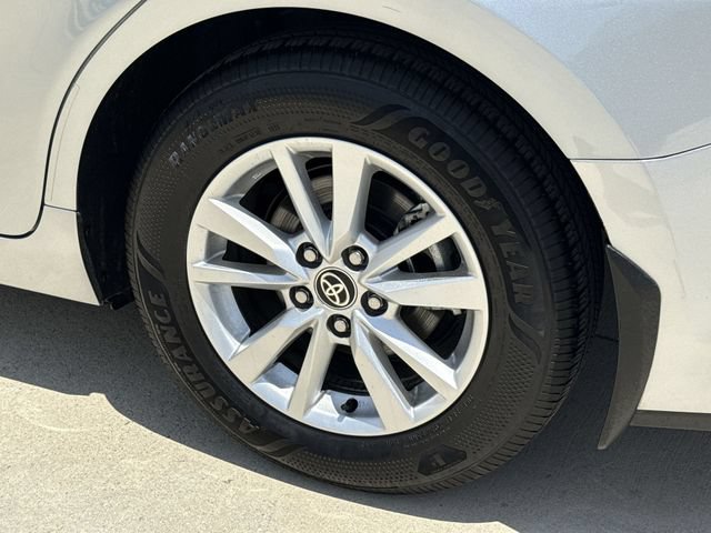 Used 2025 Toyota Camry LE FWD image 12