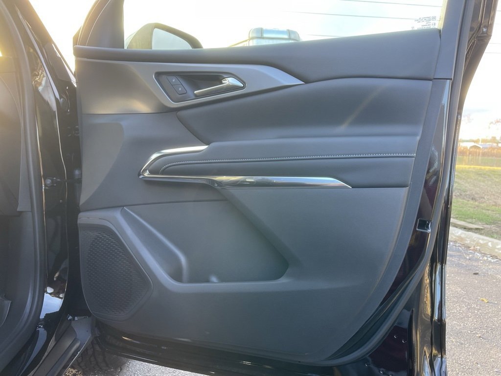 New 2026 Chevrolet Traverse LT w/ Driver Confidence Package image 21