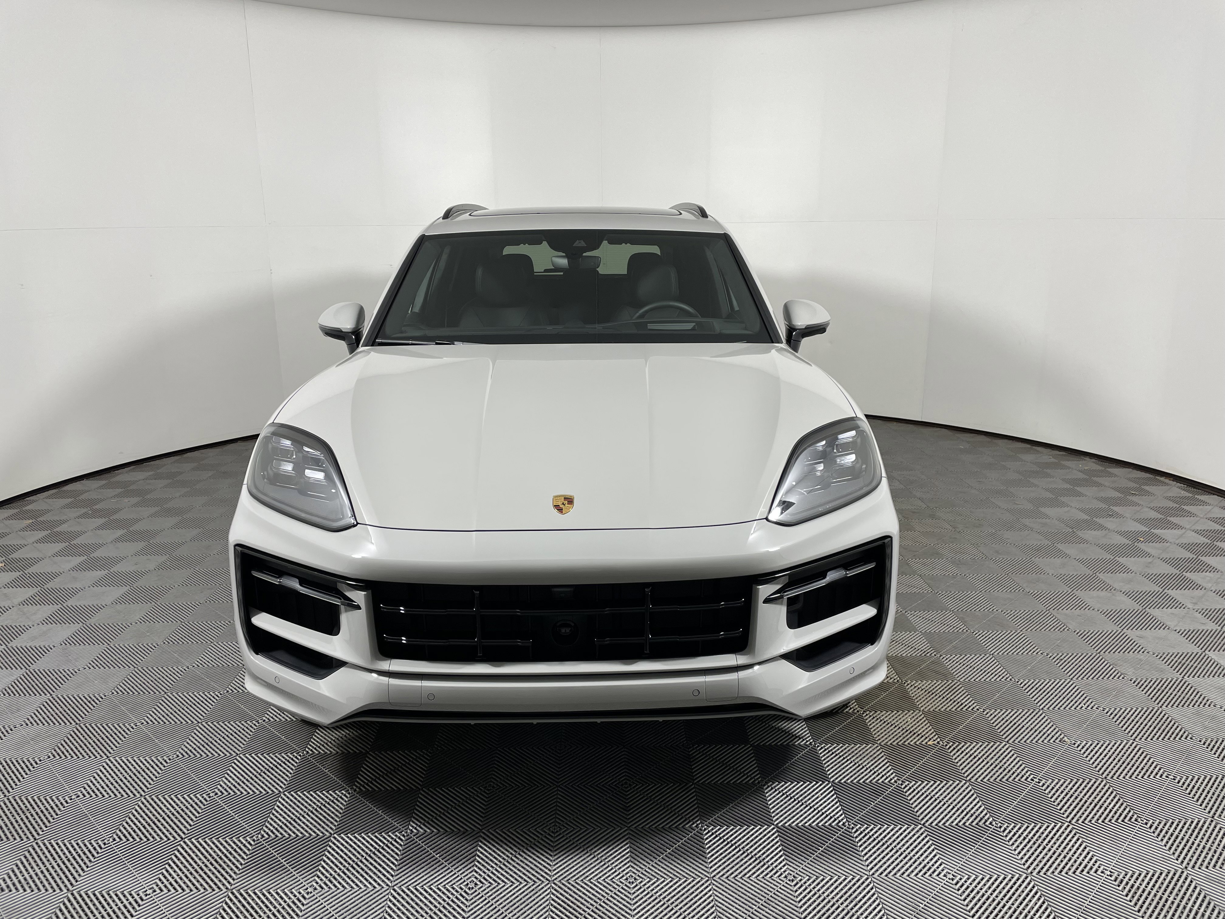 New 2026 Porsche Cayenne GTS image 10