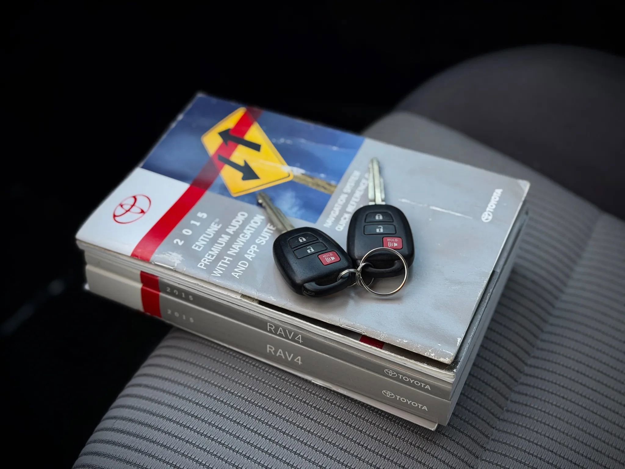 Used 2015 Toyota RAV4 XLE image 20