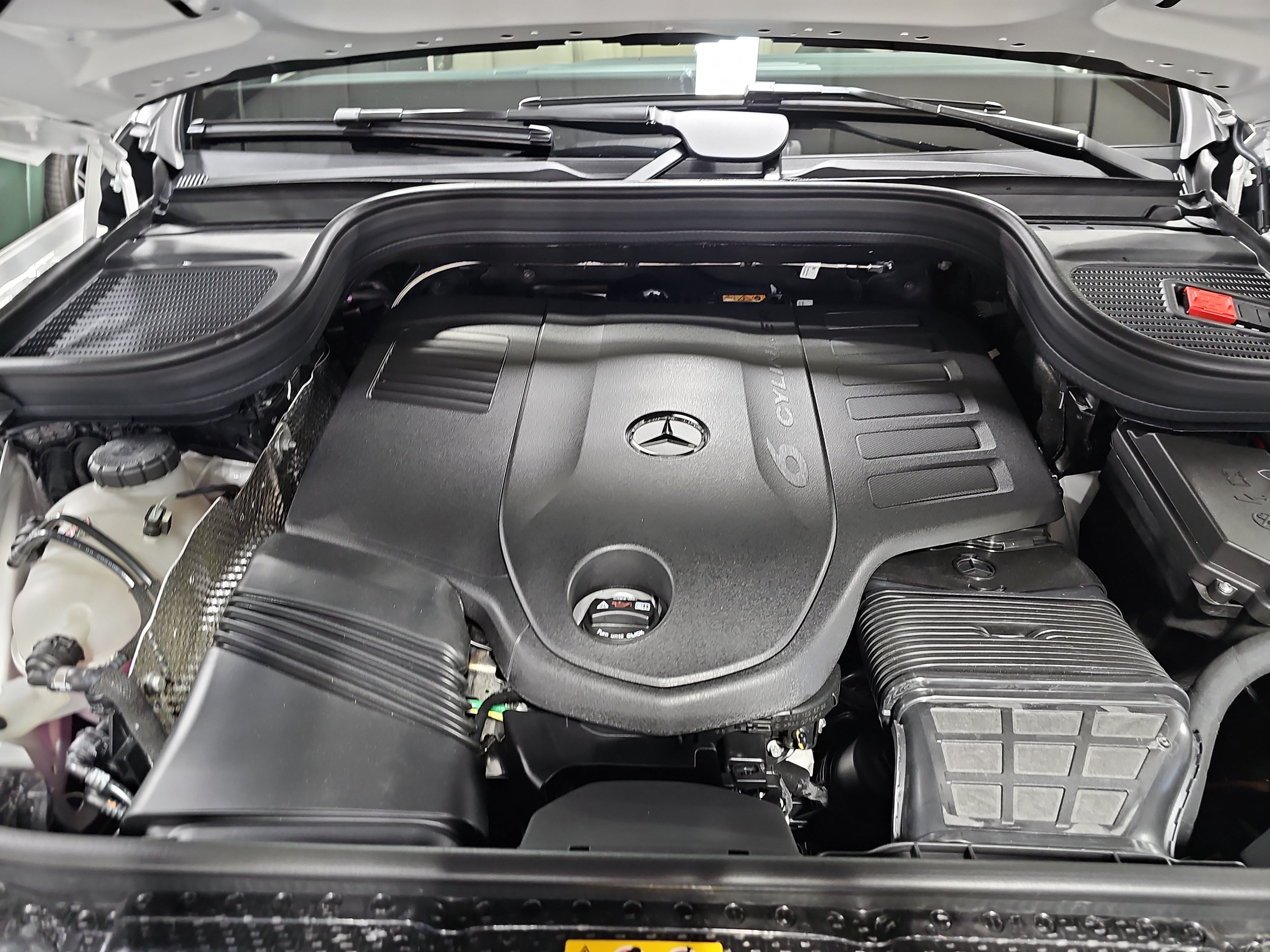 New 2026 Mercedes-Benz GLS 450 4MATIC image 33