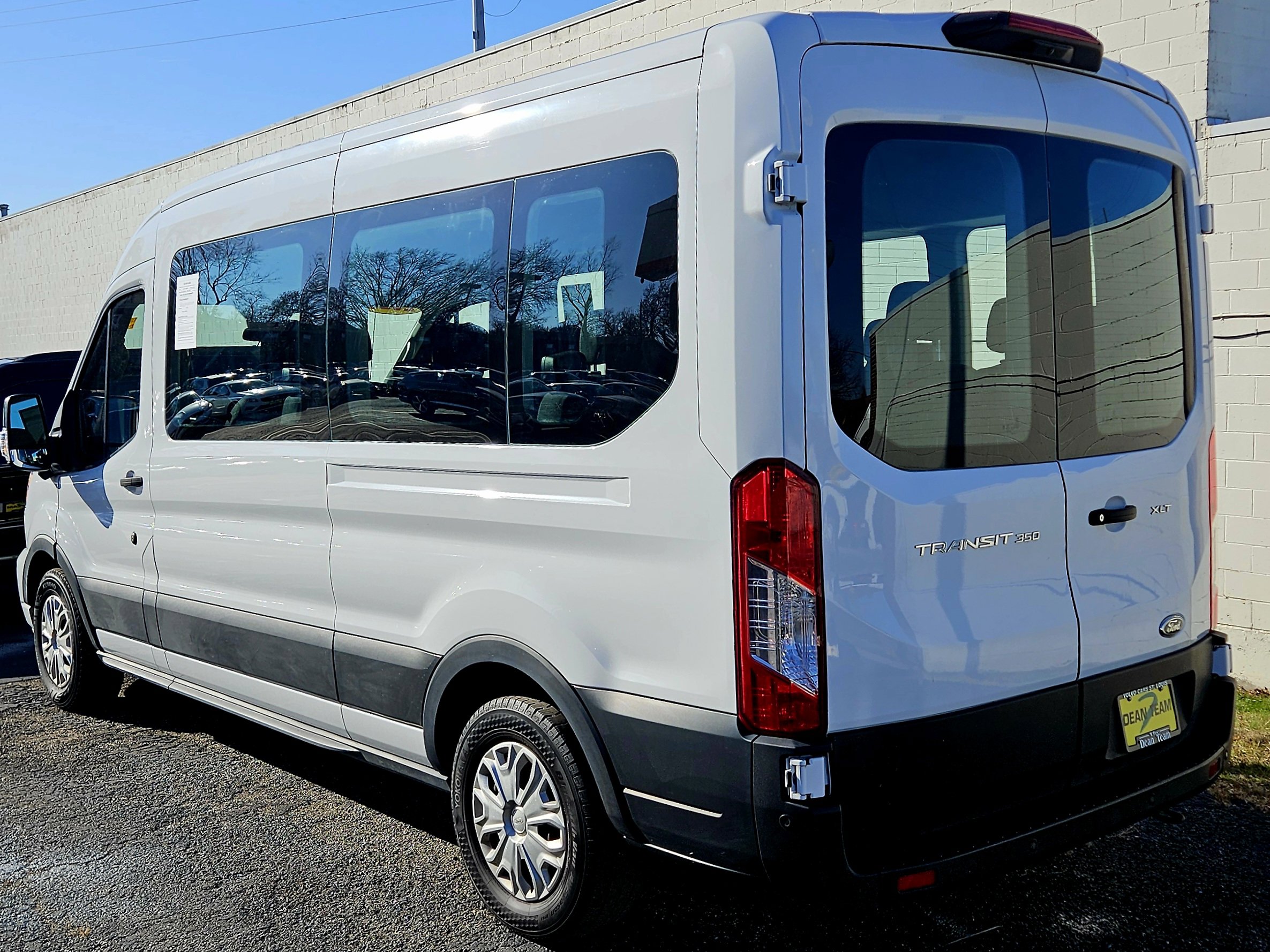 Used 2022 Ford Transit 350 XLT image 3
