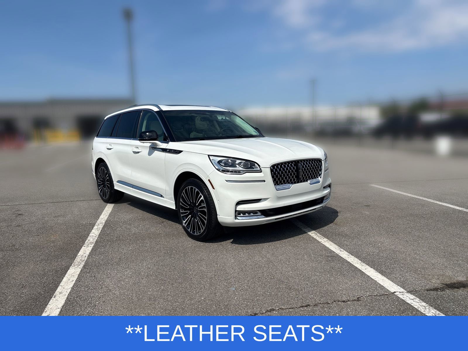 Certified 2024 Lincoln Aviator Black Label w/ Class IV Trailer Tow Package AWD/4WD image 8