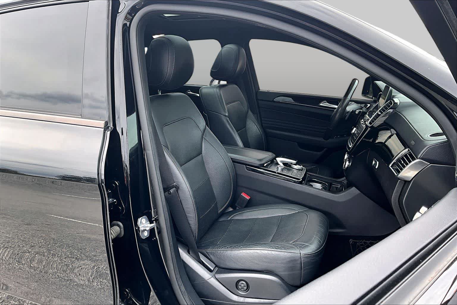 Used 2019 Mercedes-Benz GLE 43 AMG 4MATIC Coupe w/ Premium 3 Package image 9
