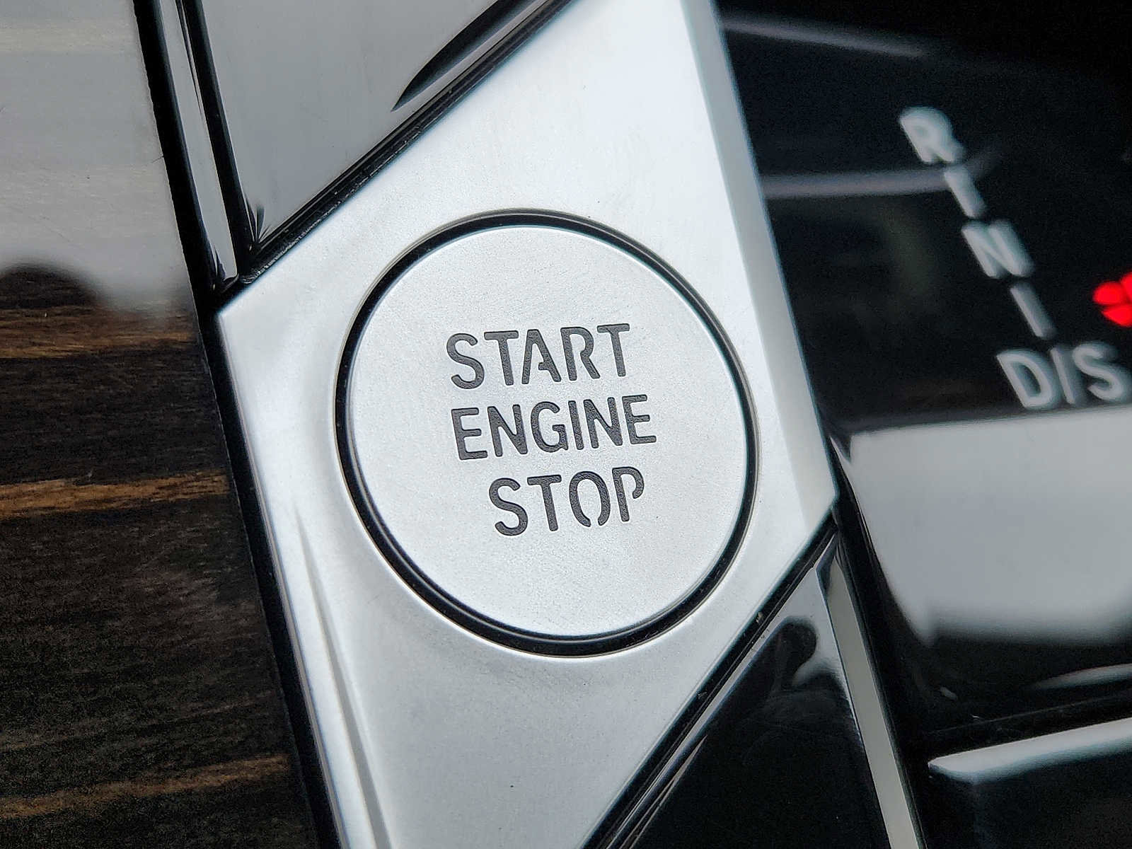 Certified 2024 BMW X7 xDrive40i w/ M Sport Package image 23