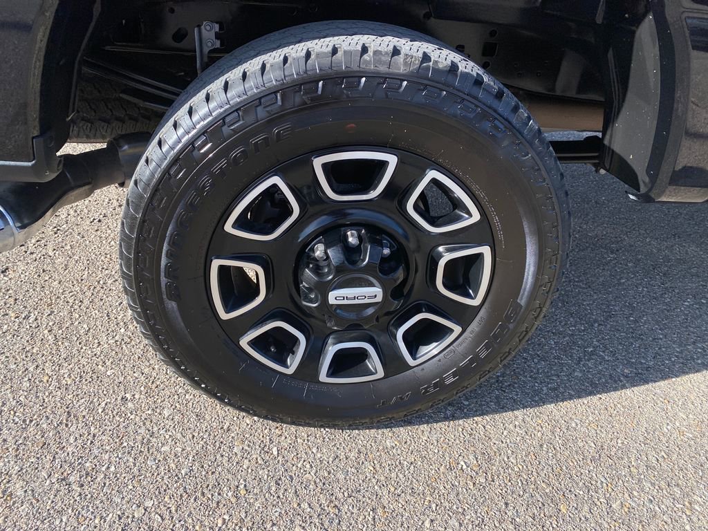 Used 2025 Ford F250 Platinum w/ FX4 Off-Road Package AWD/4WD image 33
