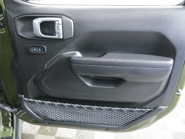 Certified 2023 Jeep Gladiator Rubicon w/ Cold Weather Group AWD/4WD image 13