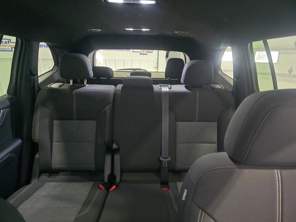 Used 2025 GMC Acadia Elevation image 18