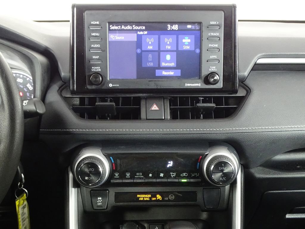 Used 2022 Toyota RAV4 LE image 27