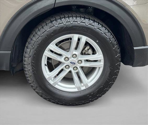 Used 2021 Ford Explorer XLT w/ Equipment Group 202A image 8