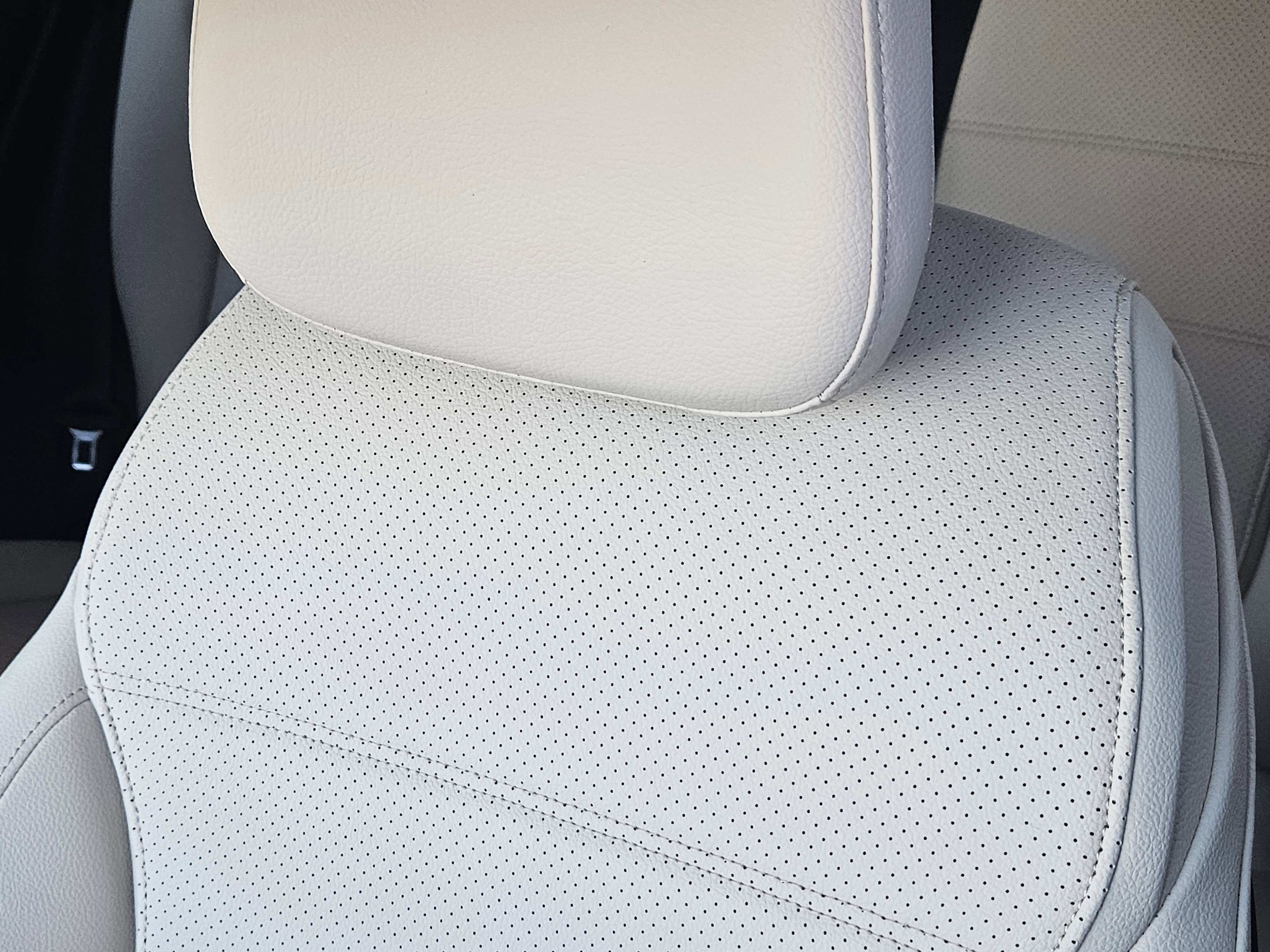 Certified 2025 Mercedes-Benz GLC 300 image 14