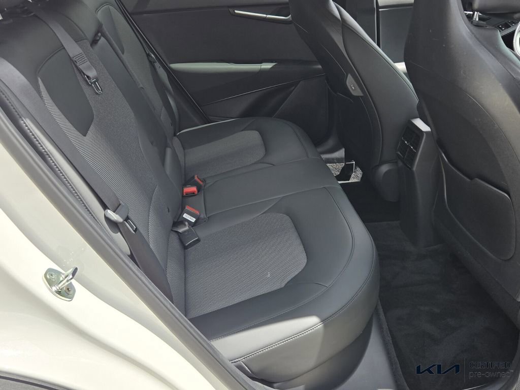 Used 2024 Kia Niro EX image 18