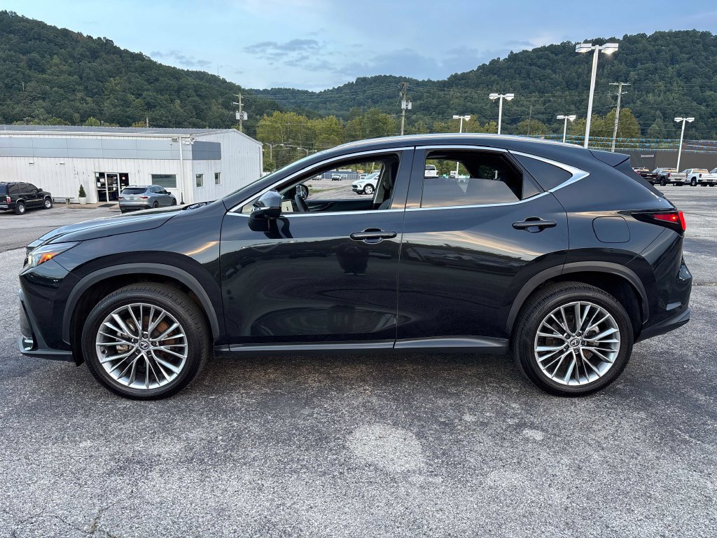 Used 2025 Lexus NX 350 AWD w/ Accessory Package (2T) image 2