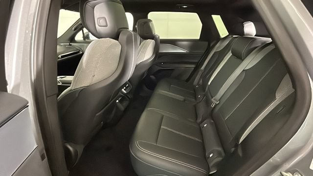 Used 2024 Cadillac Lyriq Tech RWD image 27