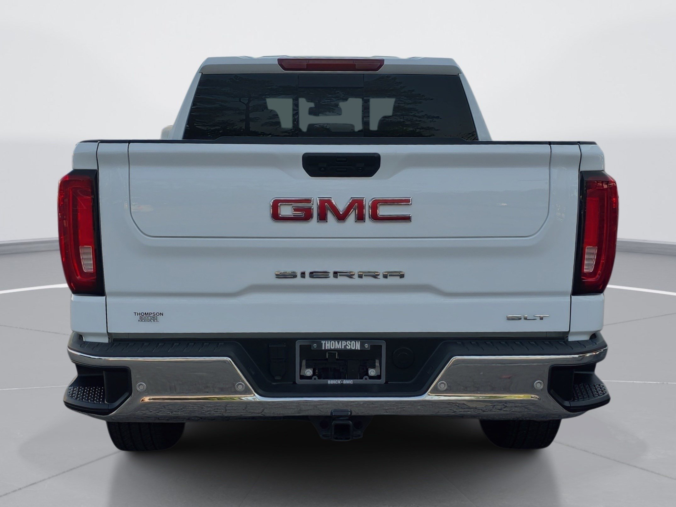 Used 2024 GMC Sierra 1500 SLT w/ SLT Premium Plus Package AWD/4WD image 4