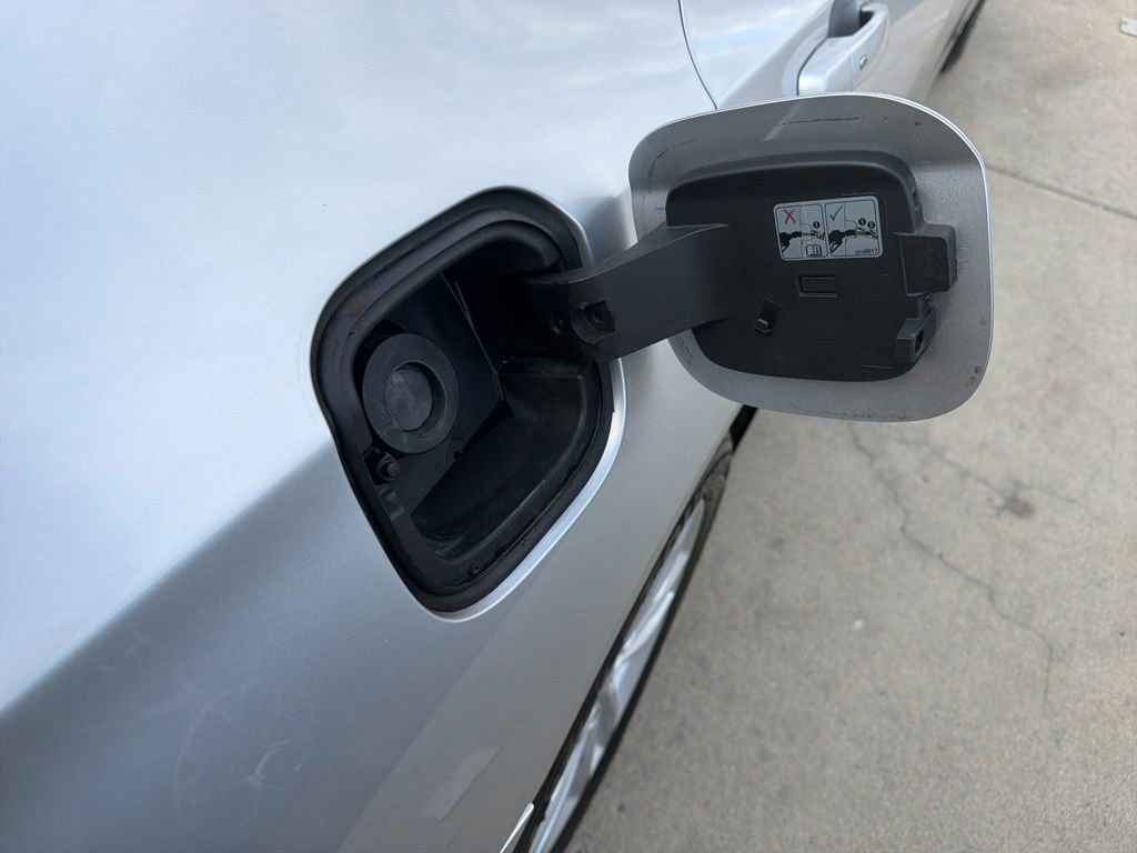 Used 2017 Chevrolet Malibu LT image 44