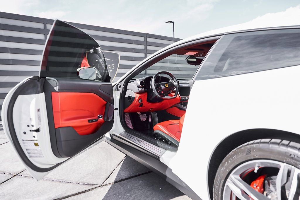 Used 2019 Ferrari GTC4Lusso image 32