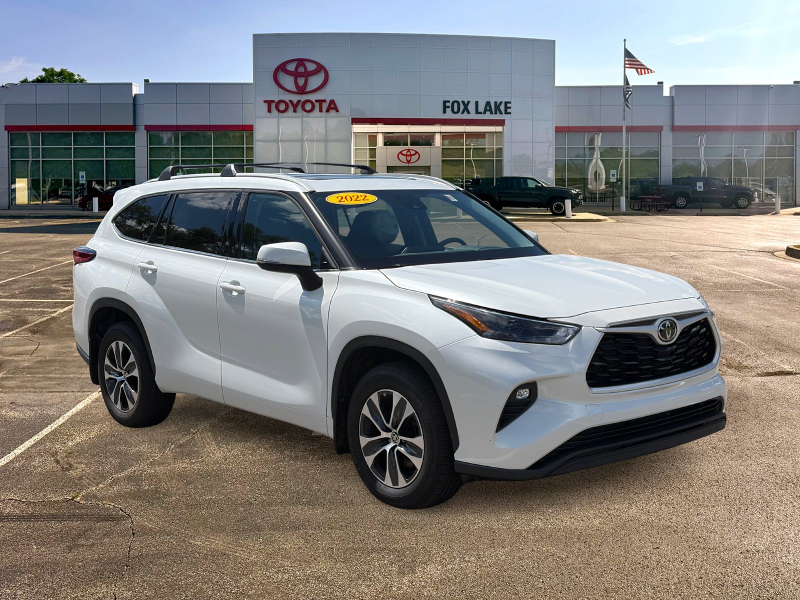 Used 2022 Toyota Highlander XLE AWD/4WD image 7