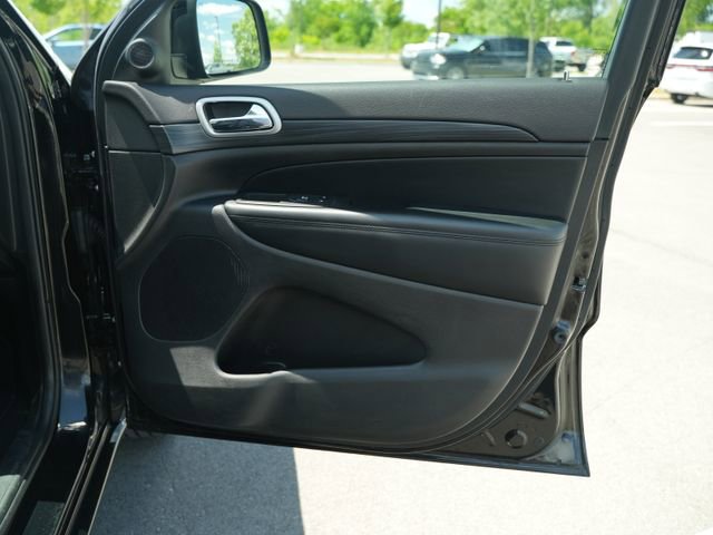 Used 2019 Jeep Grand Cherokee Altitude AWD/4WD image 22