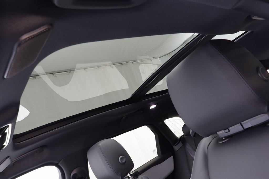 New 2026 Land Rover Range Rover Velar Dynamic SE image 13