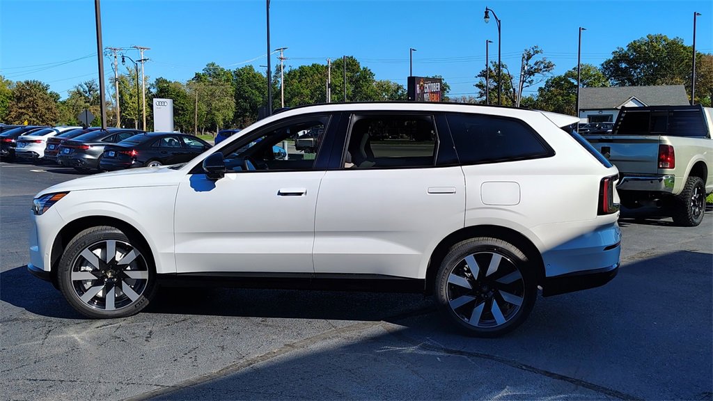 New 2025 Volvo EX90 Plus image 5