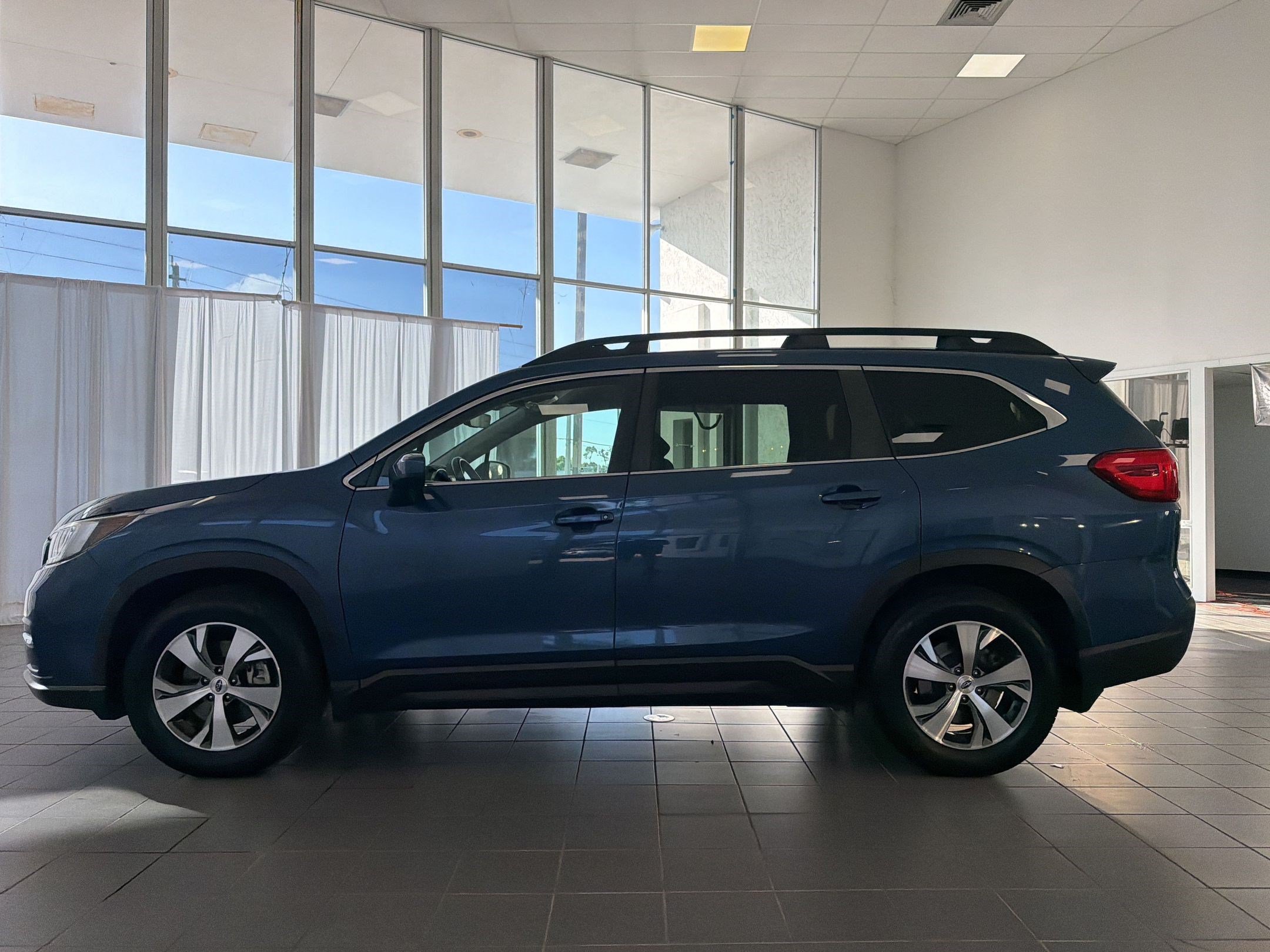 Used 2020 Subaru Ascent Premium w/ Convenience Package AWD/4WD image 2