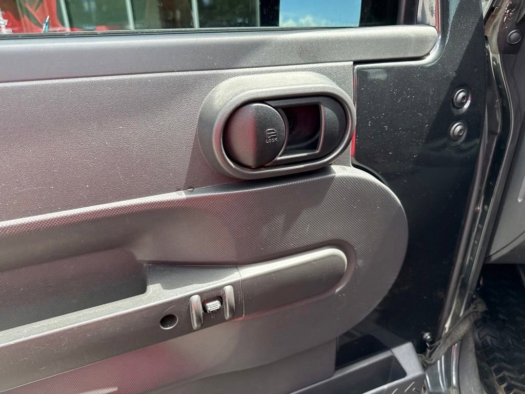 Used 2010 Jeep Wrangler Unlimited Sport AWD/4WD image 14