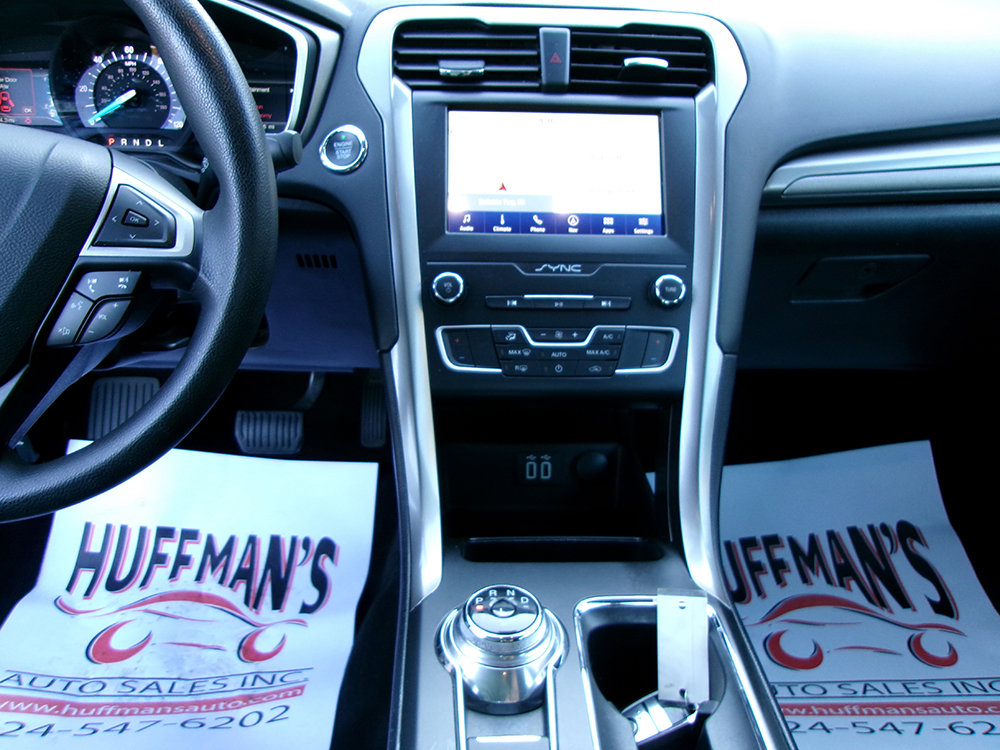 Used 2020 Ford Fusion SE image 16