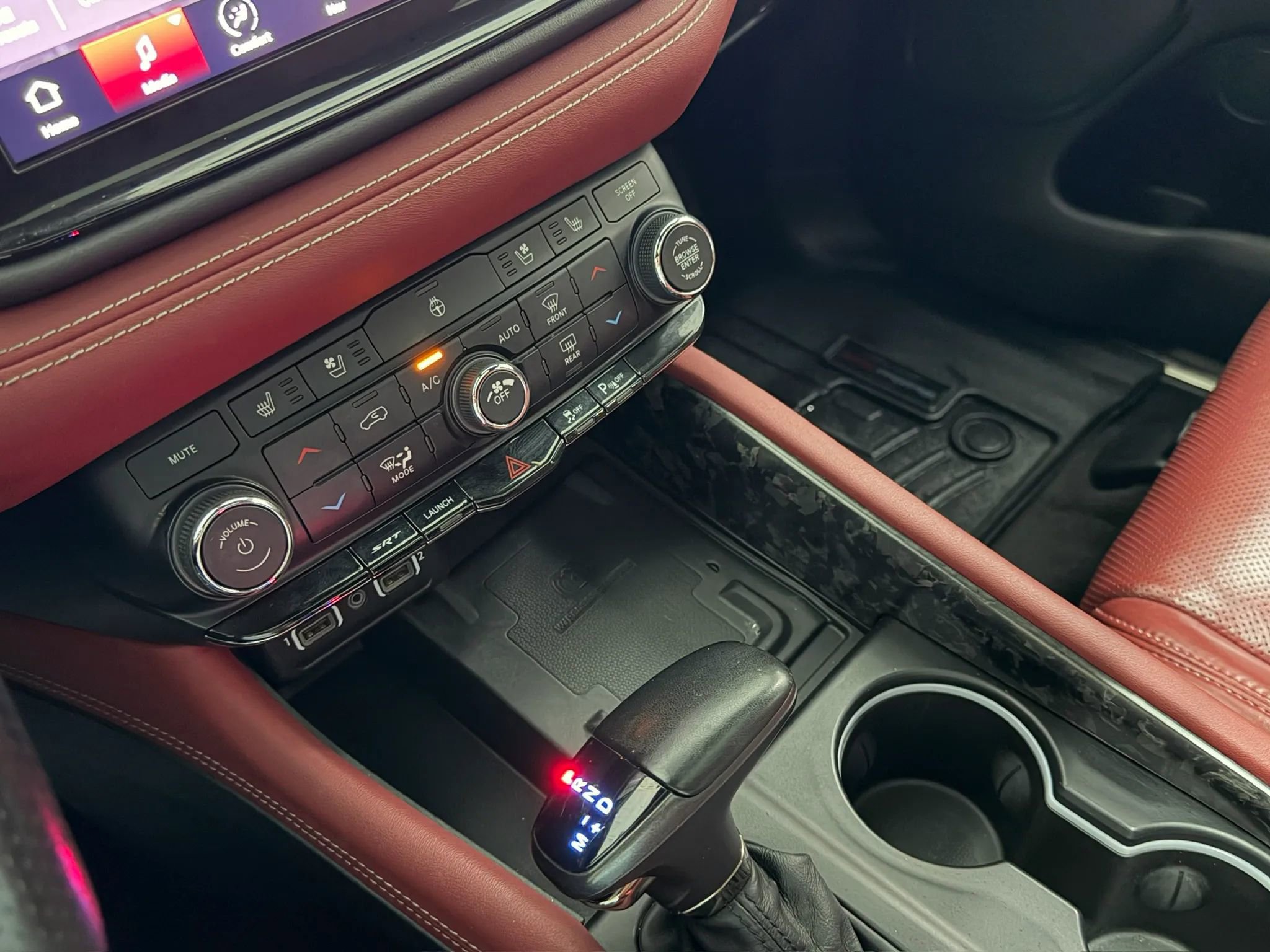 Used 2022 Dodge Durango SRT w/ Premium Interior Group AWD/4WD image 27