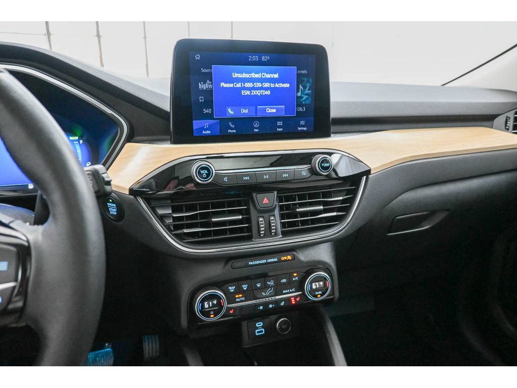 Used 2021 Ford Escape Titanium w/ Titanium Elite Package AWD/4WD image 17