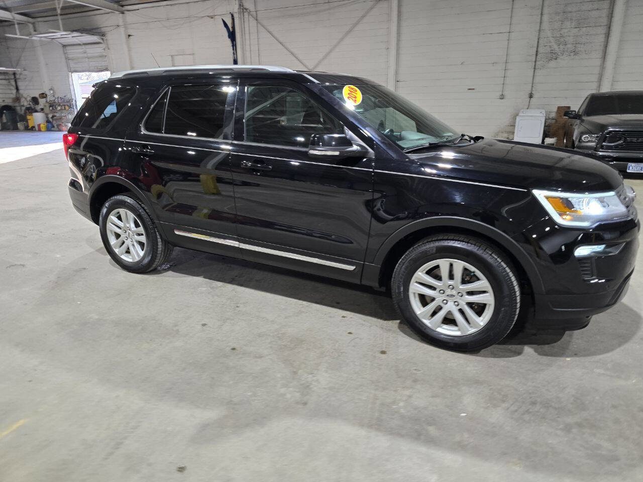 Used 2018 Ford Explorer XLT w/ Equipment Group 202A image 15